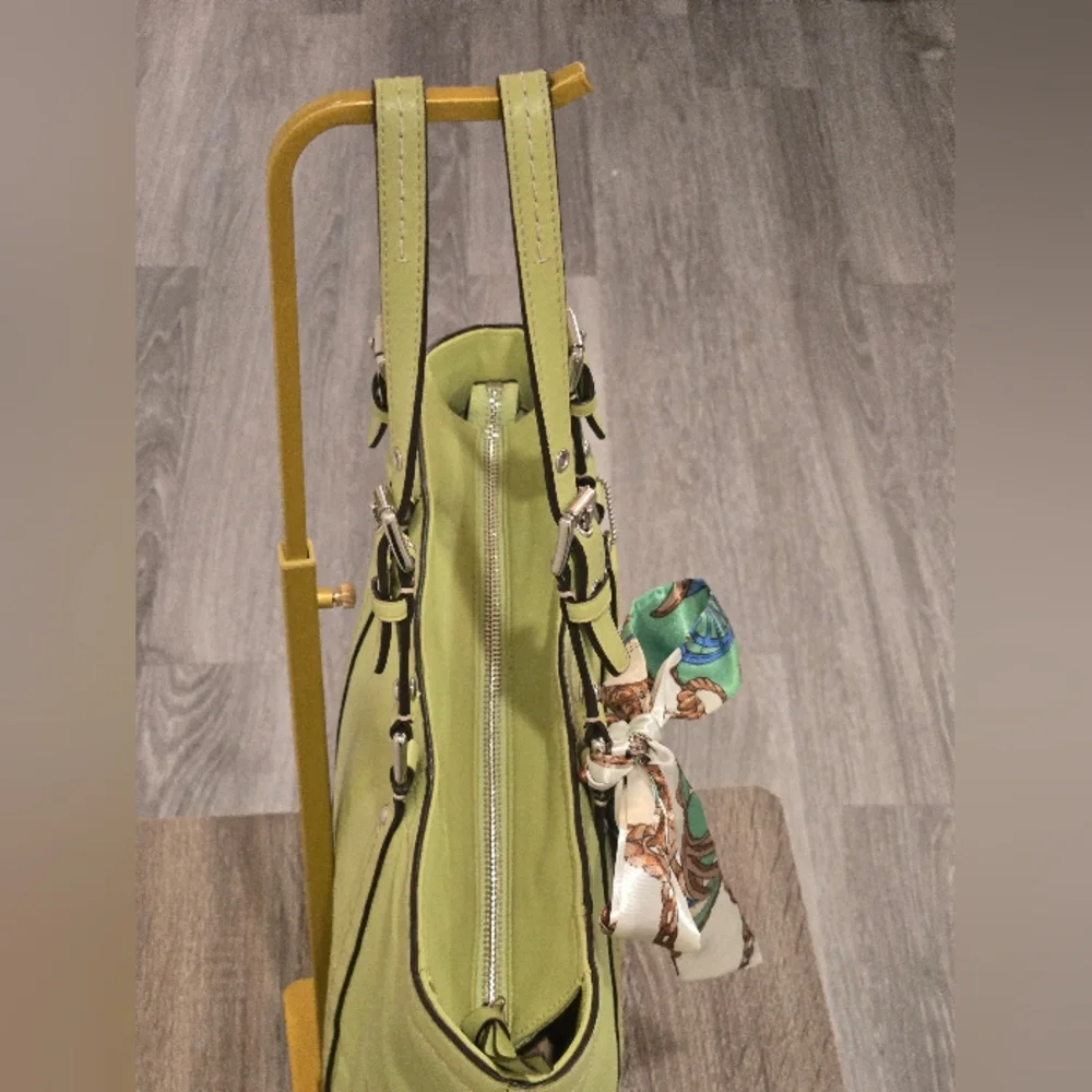 Coach Light Green Leather Tote Bag - Picture 2 of 16